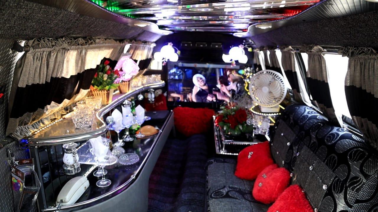 Limousine on rent for wedding